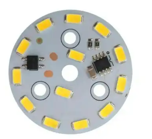 Montaje de PCB LED y análisis de defectos.